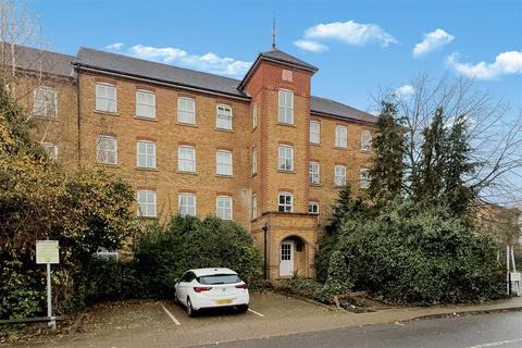 2 bedroom apartment to rent, Highfield Close, London SE13