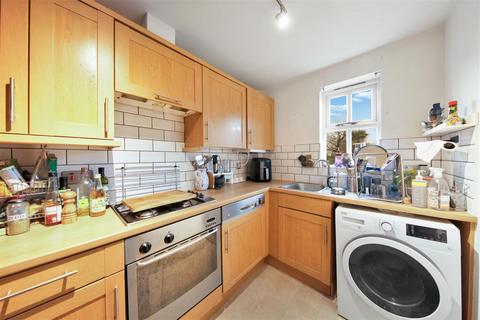 2 bedroom apartment to rent, Highfield Close, London SE13