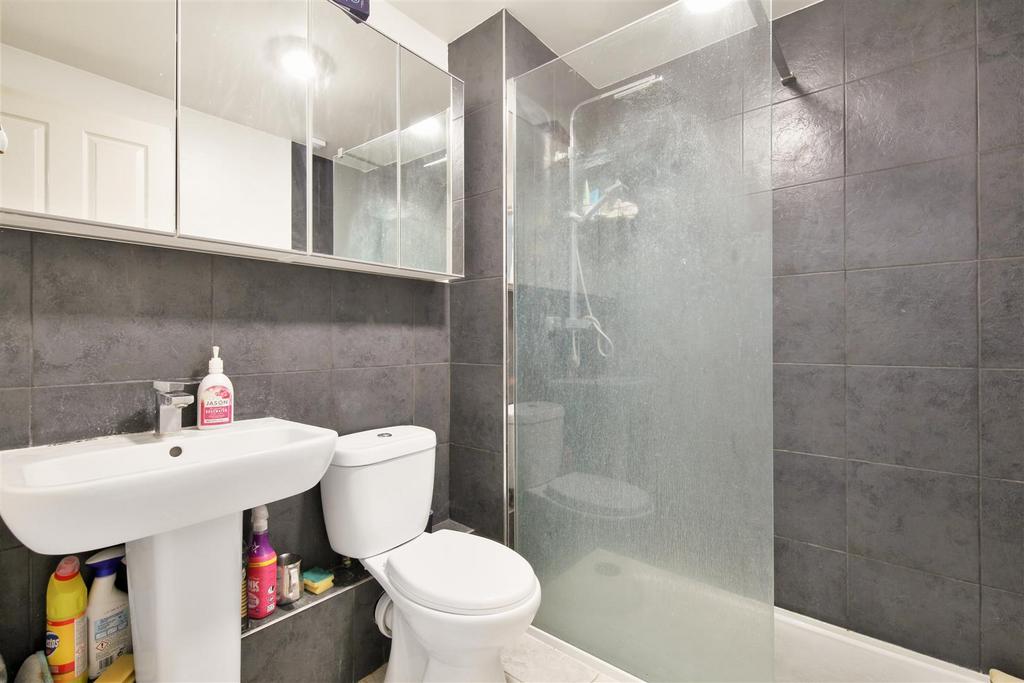 Flat 6, 2 Highfield Close - p V4 WVh59g Z9d OO46t J0 W.j