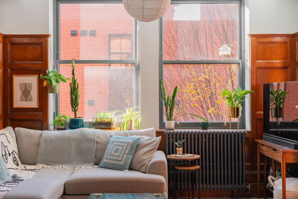 2 R0 HBR - Living Room A.jpg