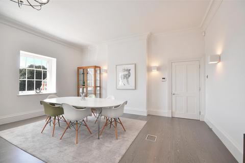 3 bedroom apartment for sale, Isleworth TW7
