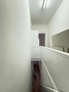 3 bedroom terraced house to rent, Avondale Street, Manchester M8