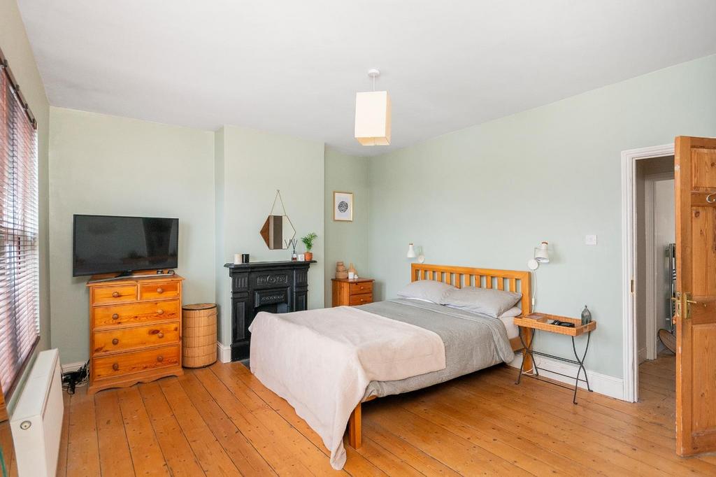 0 S6 RBN - Bedroom B.jpg