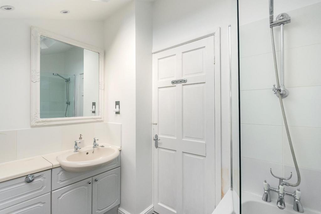 3 L7 CRSA - Bathroom B.jpg