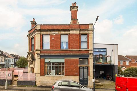 undefined, Chessel Street, Bedminster