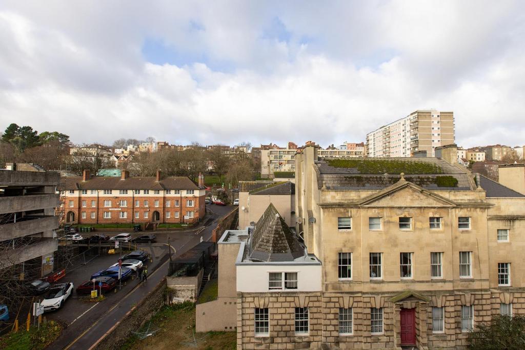 Flat 100, Hamilton Court, BS2-13.jpg