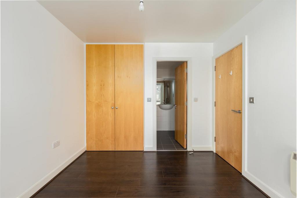 Flat 100, Hamilton Court, BS2-3.jpg