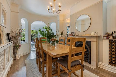 4 bedroom semi-detached house for sale, Southfield Park, Harrow, HA2