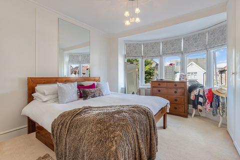 4 bedroom semi-detached house for sale, Southfield Park, Harrow, HA2
