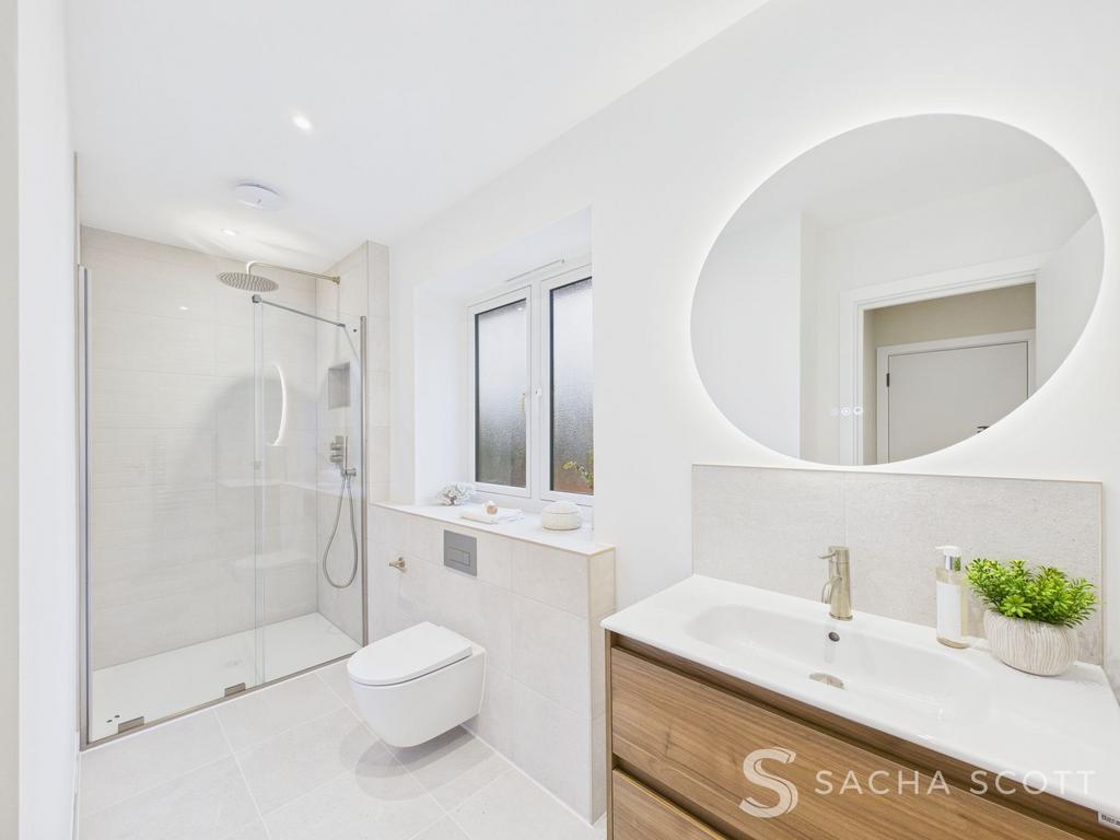 Primary En-Suite