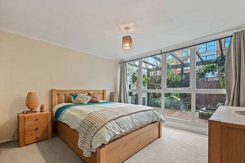 1 bedroom flat for sale, Victoria Road, Ruislip, HA4