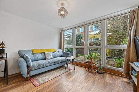 1 bedroom flat for sale, Victoria Road, Ruislip, HA4