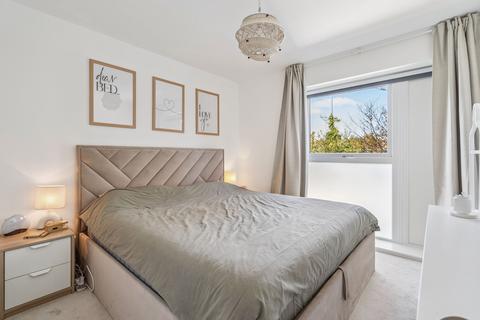2 bedroom apartment for sale, Bourne Court, South Ruislip, HA4