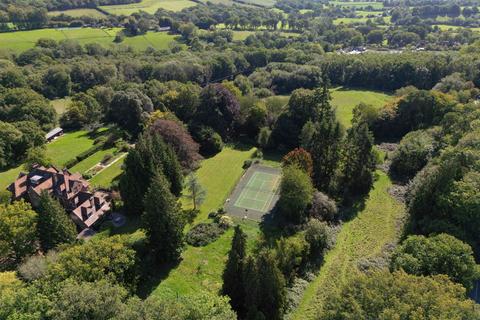 Tye House West, Edenbridge Road, Hartfield