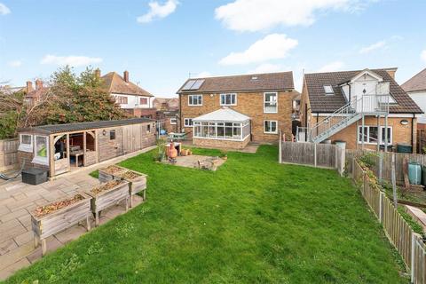4 bedroom detached house for sale, Dence Park, Herne Bay