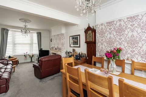5 bedroom semi-detached house for sale, Selsea Avenue, Herne Bay