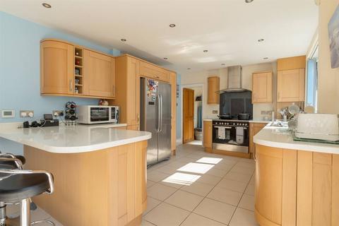 4 bedroom semi-detached house for sale, Western Esplanade, Herne Bay