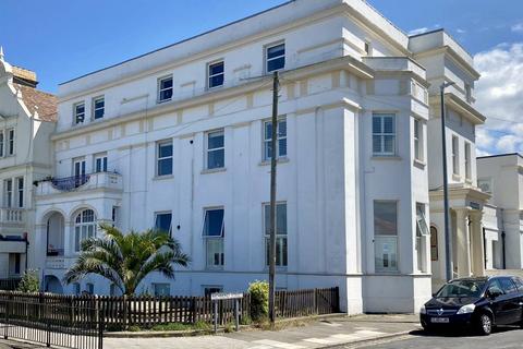 2 bedroom ground floor flat for sale, Richmond Street, Herne Bay