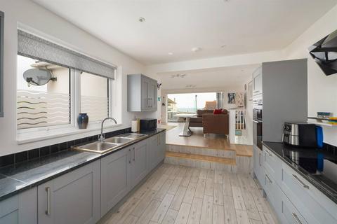 4 bedroom detached house for sale, The Broadway, Herne Bay
