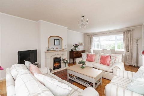 4 bedroom detached bungalow for sale, Lonsdale Avenue, Margate