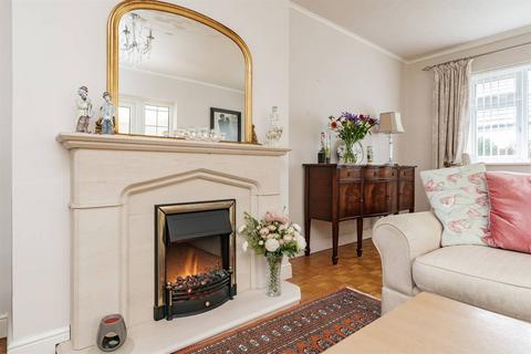 4 bedroom detached bungalow for sale, Lonsdale Avenue, Margate
