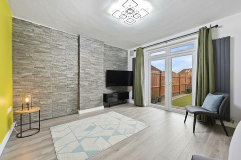 2 bedroom flat for sale, Ivy Close, Harrow, HA2