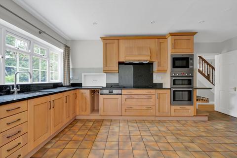 5 bedroom detached house to rent, Woodstock, Old Avenue, West Byfleet, Surrey, KT14