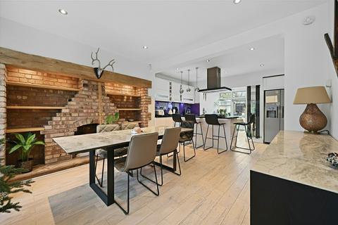 4 bedroom end of terrace house for sale, Linden Close, Ruislip, HA4