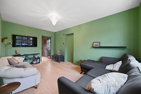 4 bedroom end of terrace house for sale, Linden Close, Ruislip, HA4