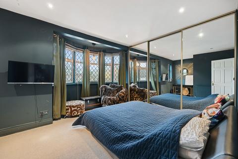 undefined, Linden Close, Ruislip, HA4