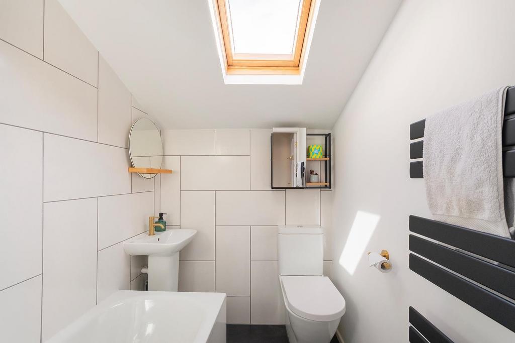 3 C9 RBN - Bathroom C.jpg