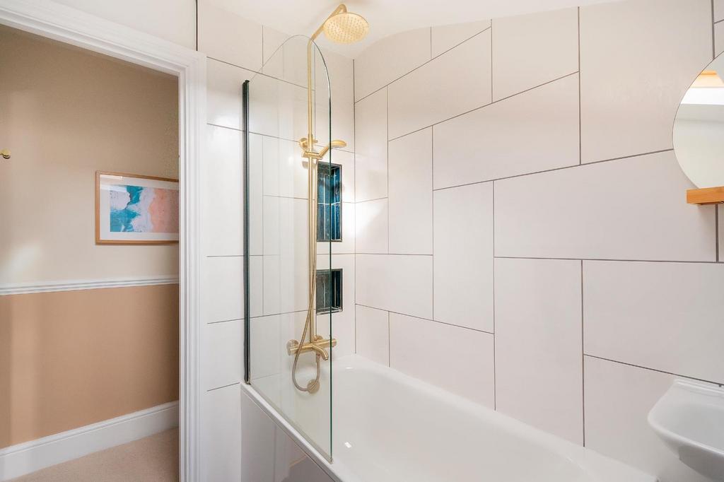 3 C9 RBN - Bathroom A.jpg