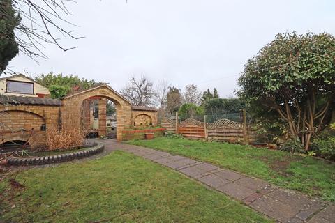 3 bedroom semi-detached house for sale, Hawthorn Drive, West Wickham BR4