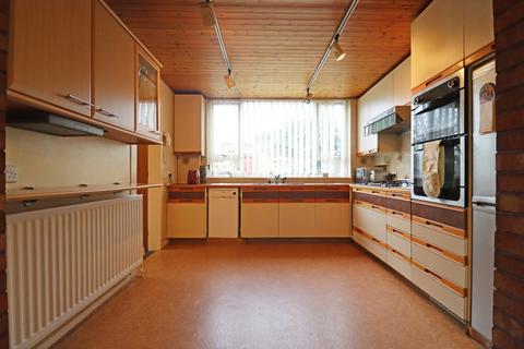 3 bedroom semi-detached house for sale, Hawthorn Drive, West Wickham BR4