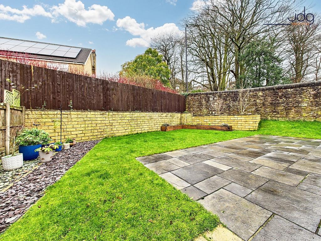 Spacious West-Facing Garden with Lawn and...