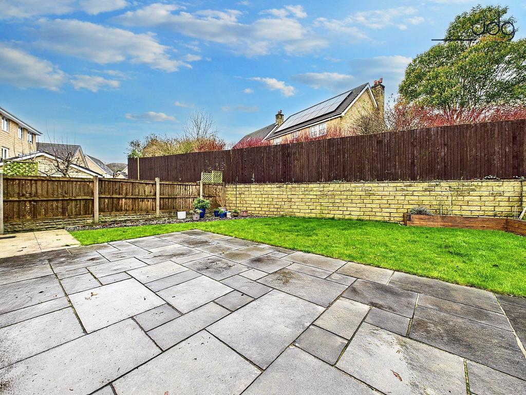 Spacious West-Facing Garden with Lawn and...