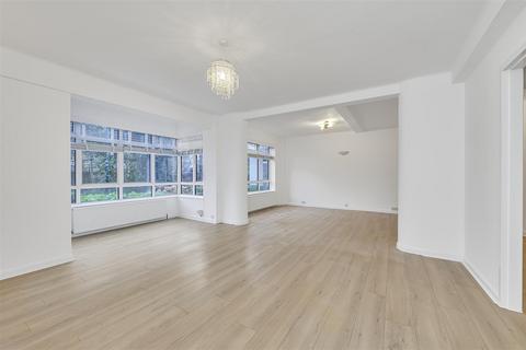4 bedroom flat to rent, Richmond Hill, Richmond, TW10