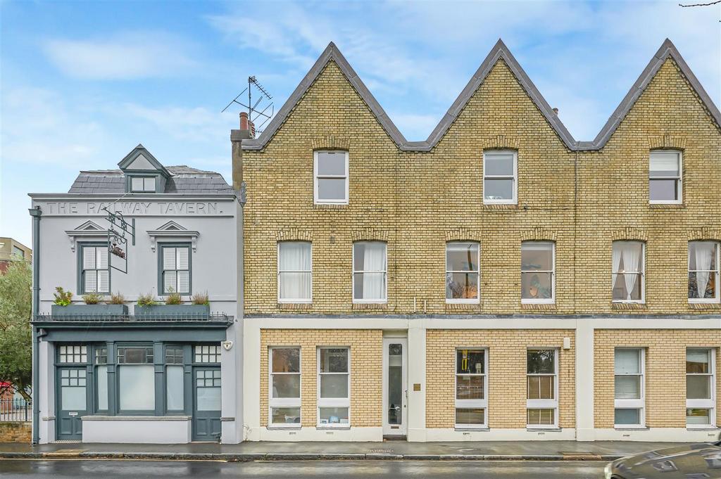 James Anderson - Sheen Lane  SW14 8 HY 1.jpg