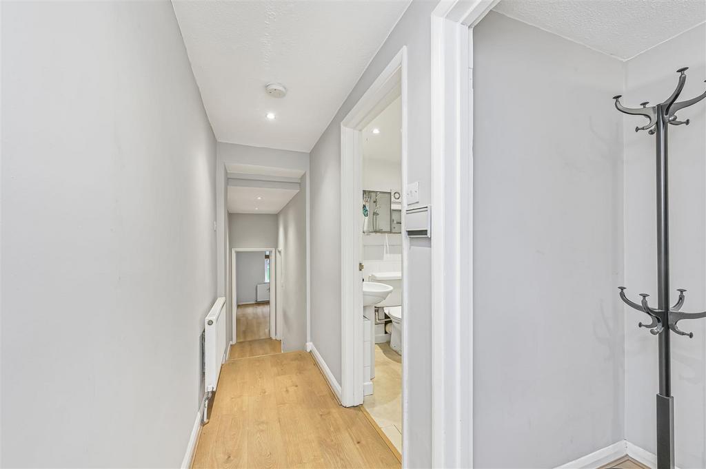 James Anderson - Sheen Lane  SW14 8 HY 2.jpg