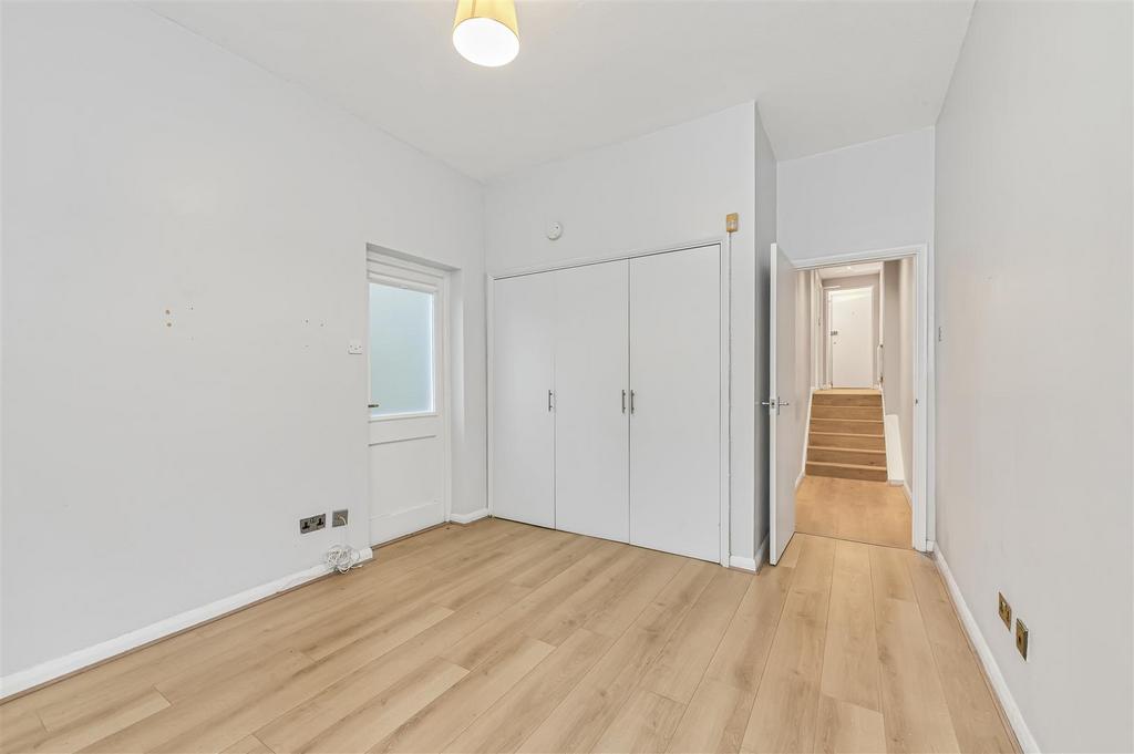 James Anderson - Sheen Lane  SW14 8 HY 5.jpg