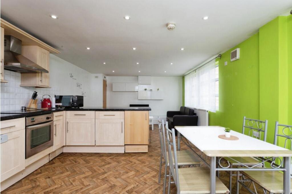 Kitchen, open plan living