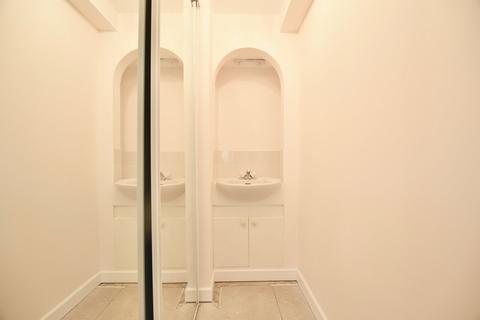 2 bedroom flat for sale, Newland Street, London, E16