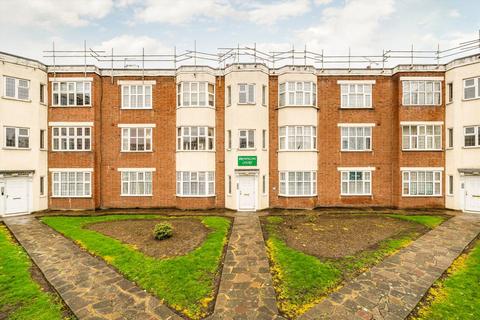 3 bedroom flat for sale, Brownlow Road, London N11