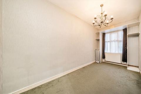3 bedroom flat for sale, Brownlow Road, London N11