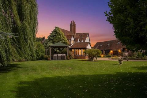 5 bedroom detached house for sale, Pottersheath Road, Welwyn, AL6