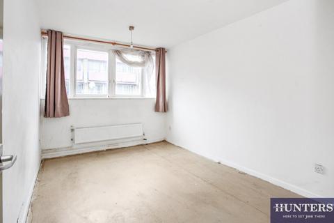 4 bedroom flat for sale, Queensgate Place, Kilburn, London, NW6