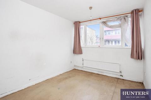 4 bedroom flat for sale, Queensgate Place, Kilburn, London, NW6