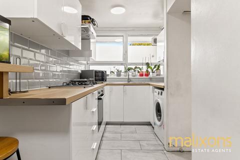 2 bedroom flat for sale, Hampson Way, London SW8
