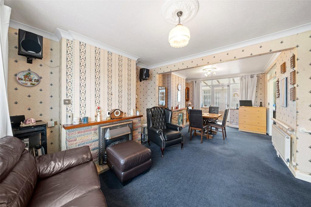 Through Lounge