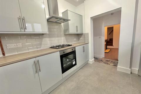 2 bedroom end of terrace house to rent, Banners Street, Halesowen